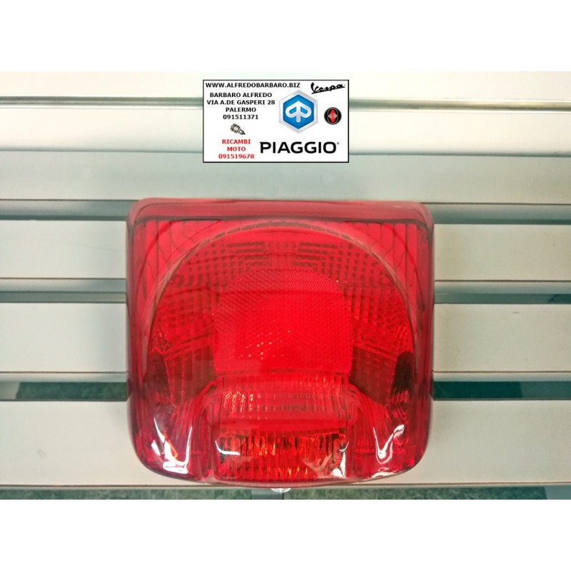 Fanale posteriore vespa gts 125 125 250 300 completo di catadiottro originale piaggio 1D000570