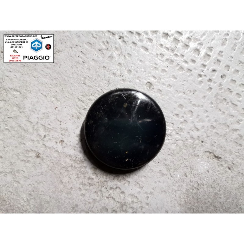 Tappo parafango piaggio cosa originale piaggio 251874