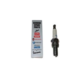 Candela NGK CR8EB anima rinforzata originale Piaggio 638853 per Liberty Beverly Vespa LX
