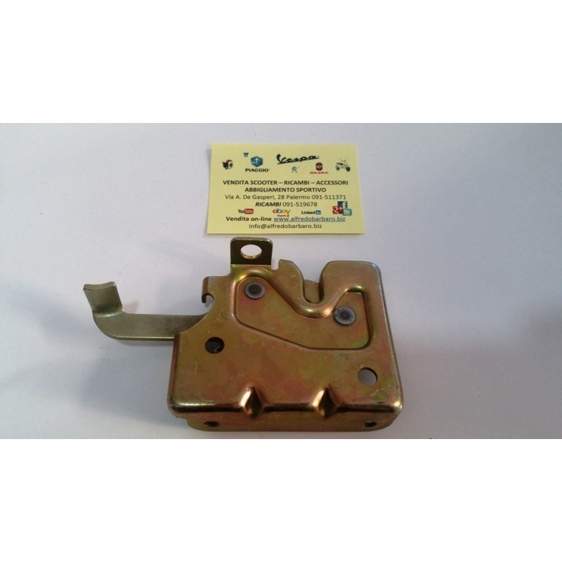 Dispositivo chiusura sella Piaggio  Nrg Sfera Skipper Typhoon Gilera storm codice originale piaggio 268300